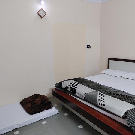 Ramashray Guest House Ujjain Esterno foto