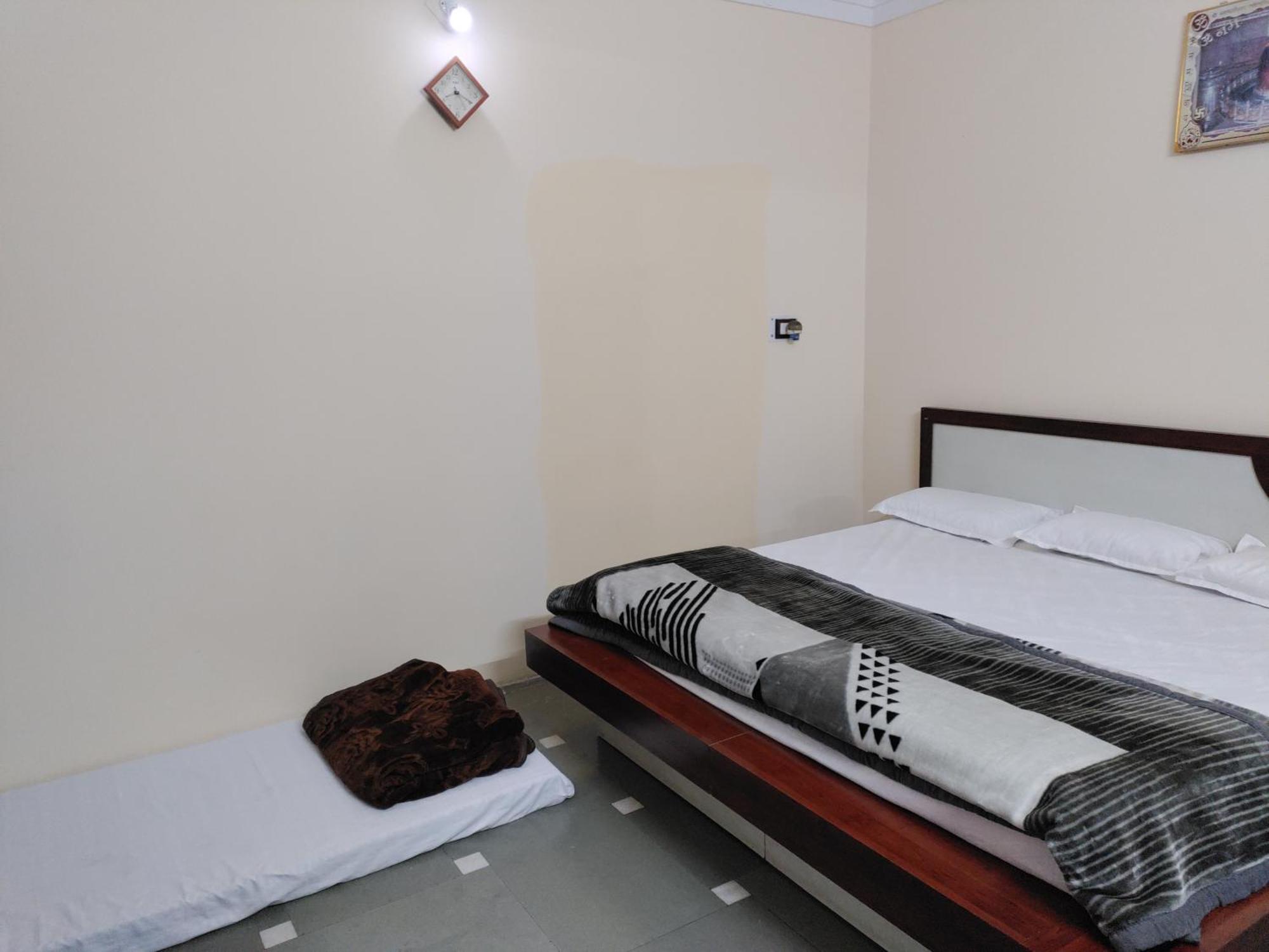 Ramashray Guest House Ujjain Esterno foto